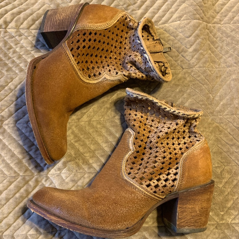 Corral booties